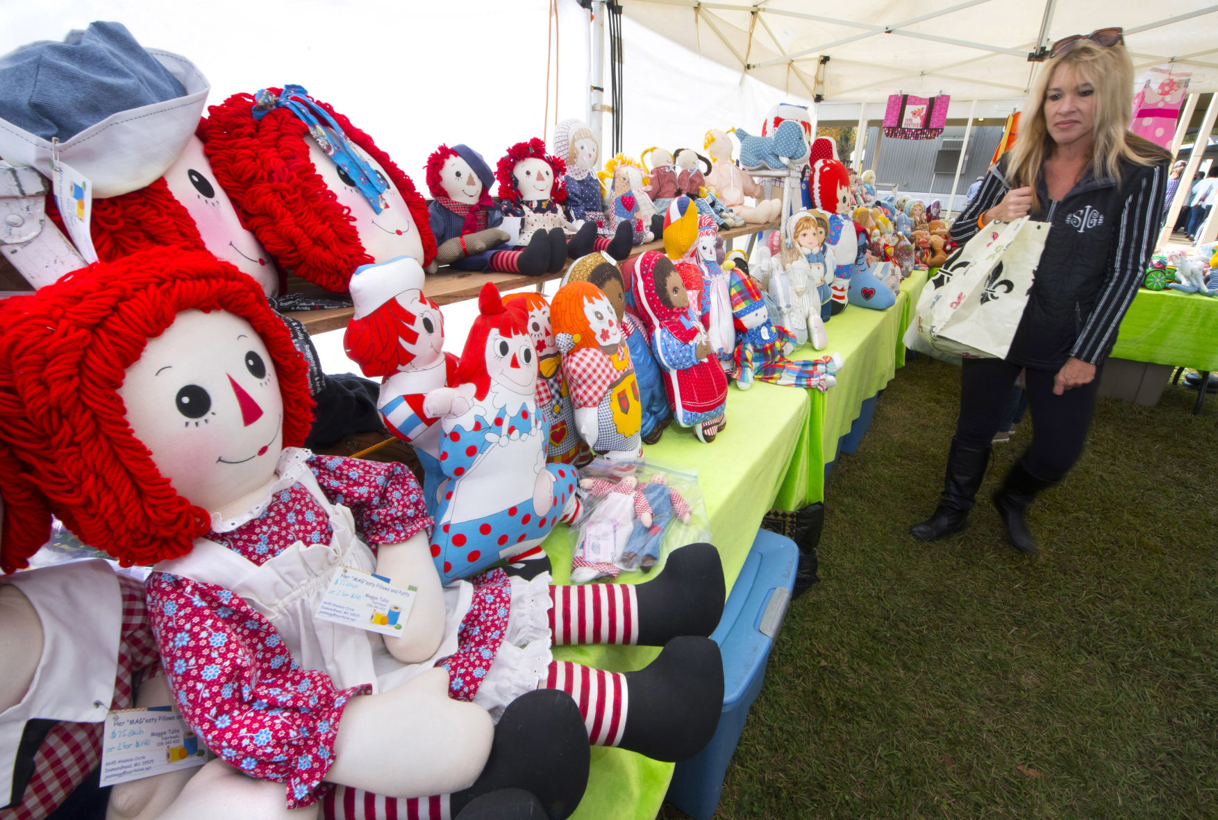 BR.artscrafts.112419 TS 548.jpg